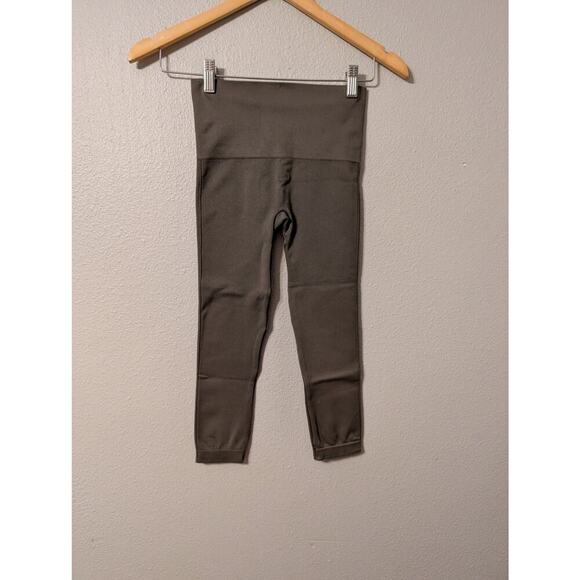 Spanx Cropped Leggings Women's XS Green Athletic Workout Stretch Athleisure - Picture 2 of 7